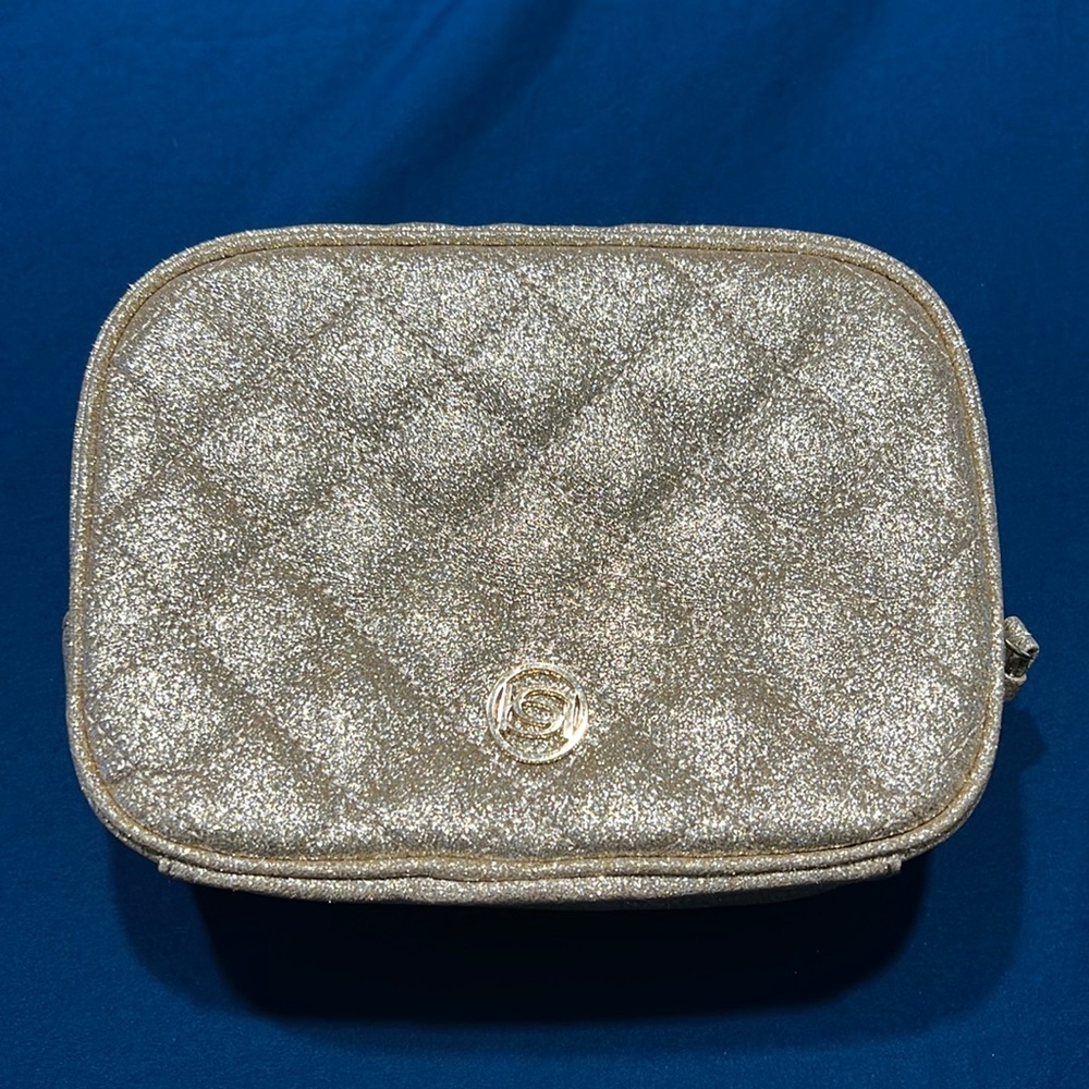 Cosmetic bag